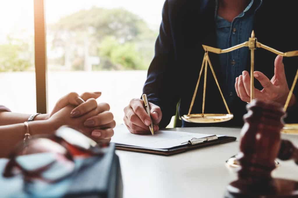 Court Applications vs. Mediation: A Less Stressful Path with EH Mediation Barnet